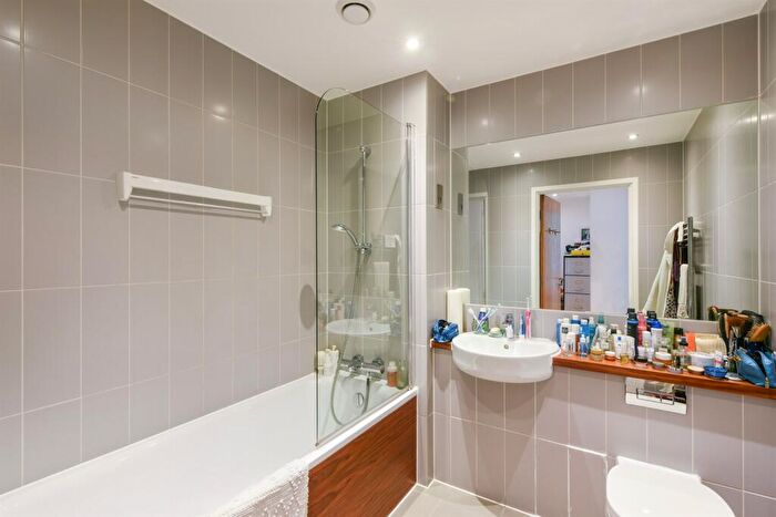 1 Bedroom Flat To Rent In Appold Court, Godfrey Place, E2