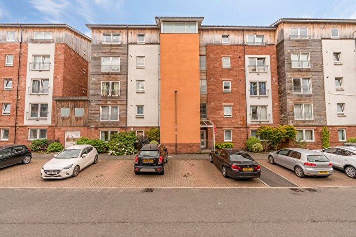 2 Bedroom Flat To Rent In Albion Gardens, Edinburgh, EH7