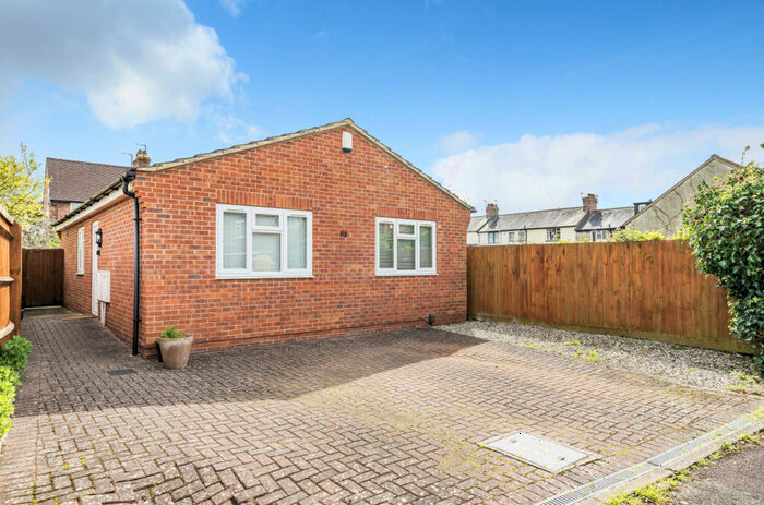 2 Bedroom Bungalow To Rent In Edmund Road, East Oxford, OX4