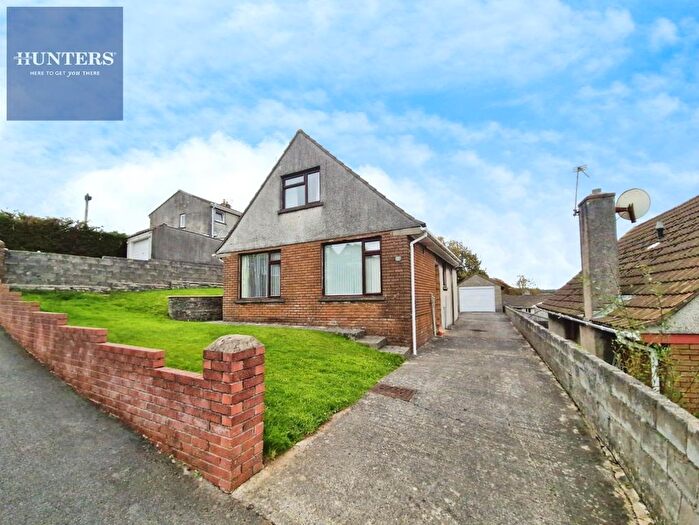 3 Bedroom Detached Bungalow For Sale In Blaen Y Fro, Pencoed, Bridgend, CF35