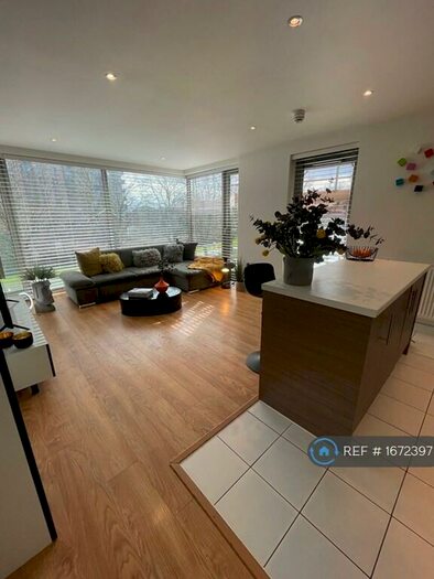 2 Bedroom Flat To Rent In Crane Heights, London, N17