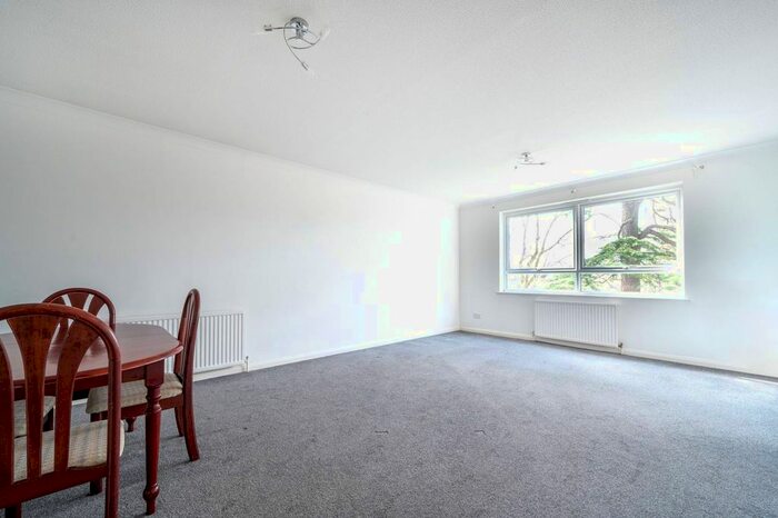 2 Bedroom Flat To Rent In Albury Road, Guildford, GU1