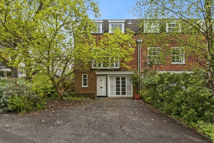 3 Bedroom Town House To Rent In St. Michaels Gardens, St. Cross, Winchester, SO23