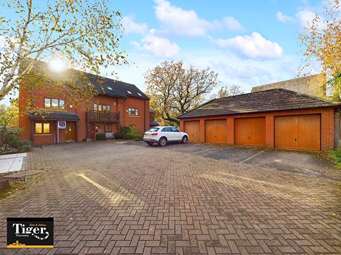 4 Bedroom End Of Terrace House For Sale In Salisbury Avenue, Grimsargh, Preston, PR2