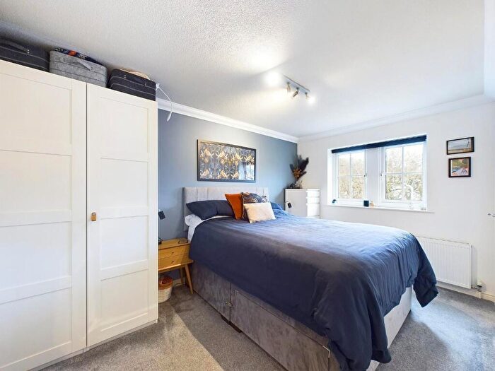 3 Bedroom Town House For Sale In Byron Mews, BD16