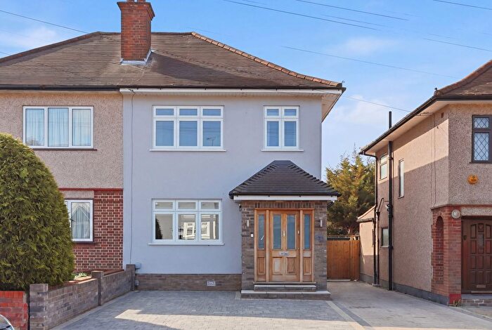 3 Bedroom Semi Detached House For Sale In Victoria Avenue, Romford, RM5