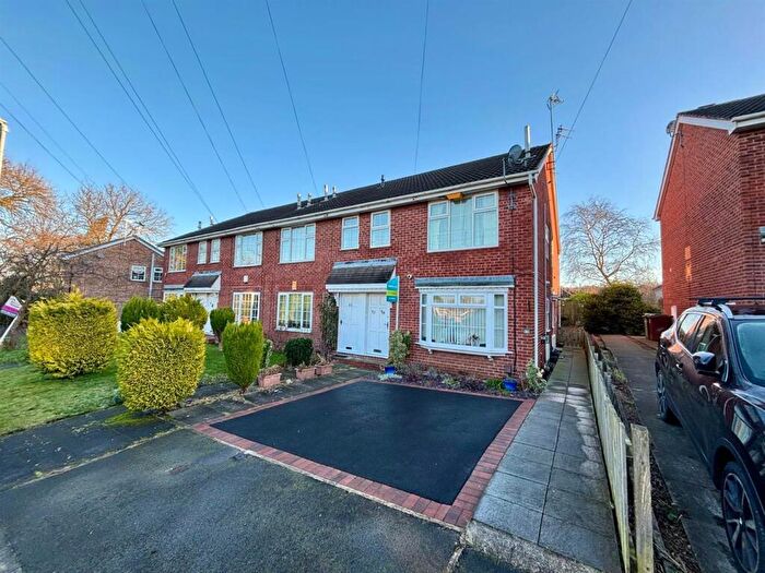 2 Bedroom Apartment To Rent In Fieldway Avenue, Leeds, LS13