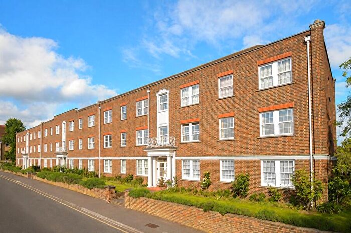 2 Bedroom Apartment To Rent In Kingston Upon Thames, KT1