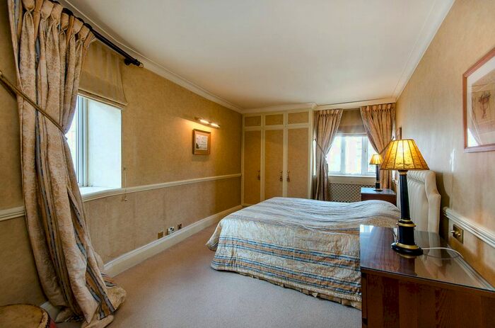 2 Bedroom Flat To Rent In Harrington Road, South Kensington, London, SW7