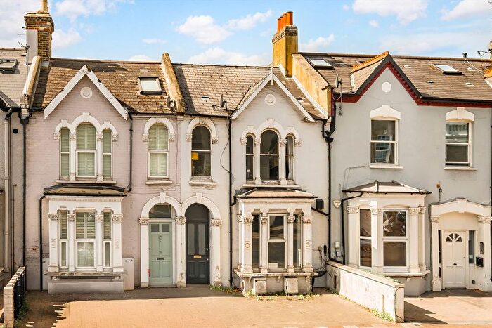 1 Bedroom Flat For Sale In Garratt Lane, Tooting, SW17