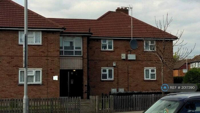 1 Bedroom Flat To Rent In Bastable Avenue, Barking, IG11