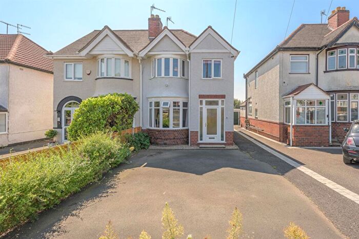 3 Bedroom Semi-Detached House For Sale In Hawne Lane, Halesowen, B63