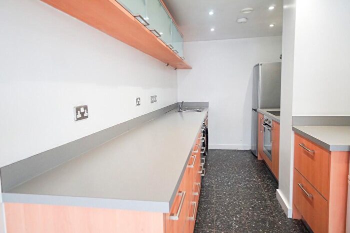 2 Bedroom Flat To Rent In Weaver Street, Chester, Cheshire, CH1