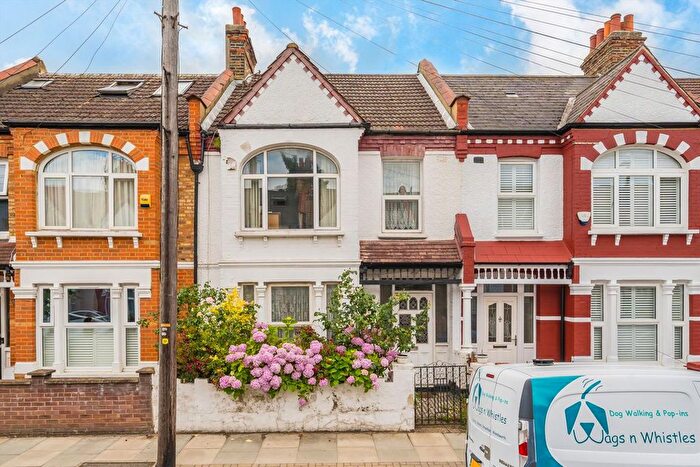 3 Bedroom Terraced House For Sale In Undine Street, Tooting, SW17