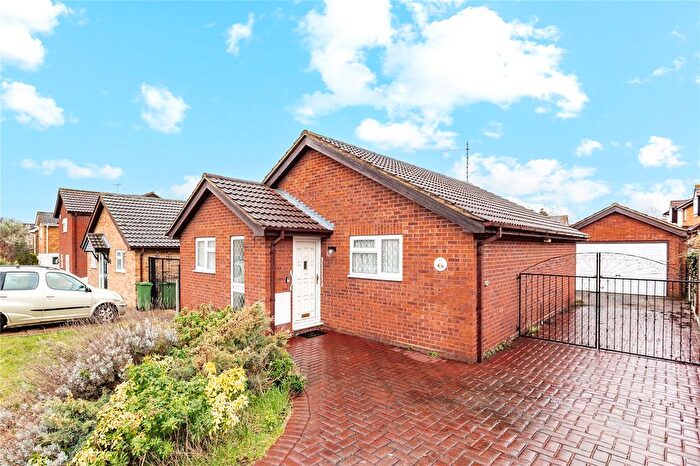 2 Bedroom Detached Bungalow For Sale In Broad Oaks, Wickford, Essex, SS12