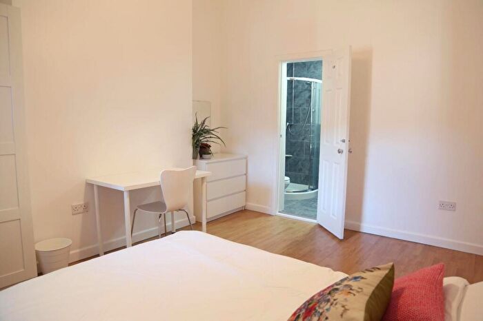 6 Bedroom House To Rent In Picton Road*, Liverpool, L15