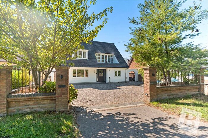 4 Bedroom Detached House For Sale In Stapleford Road, Stapleford Abbotts, Romford, Essex, RM4