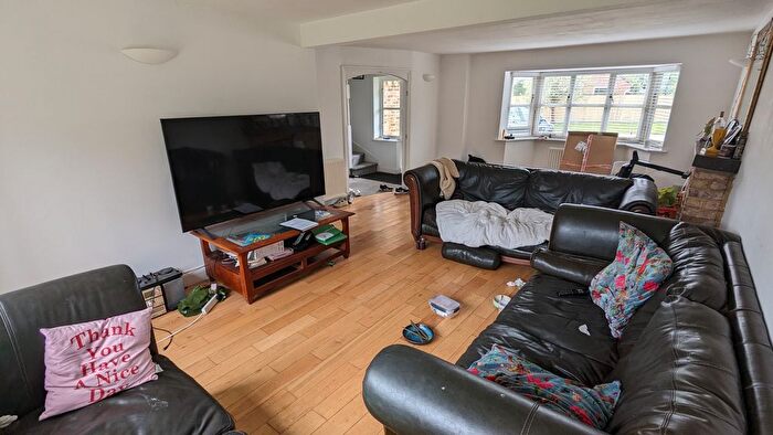 7 Bedroom Detached House To Rent In Lacewood Gardens, Reading, RG2