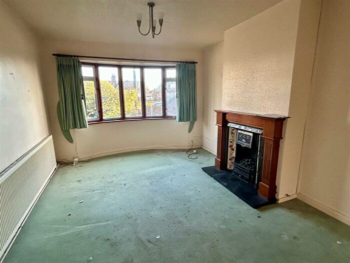 3 Bedroom Chalet For Sale In Ashingdon Road, Rochford, SS4
