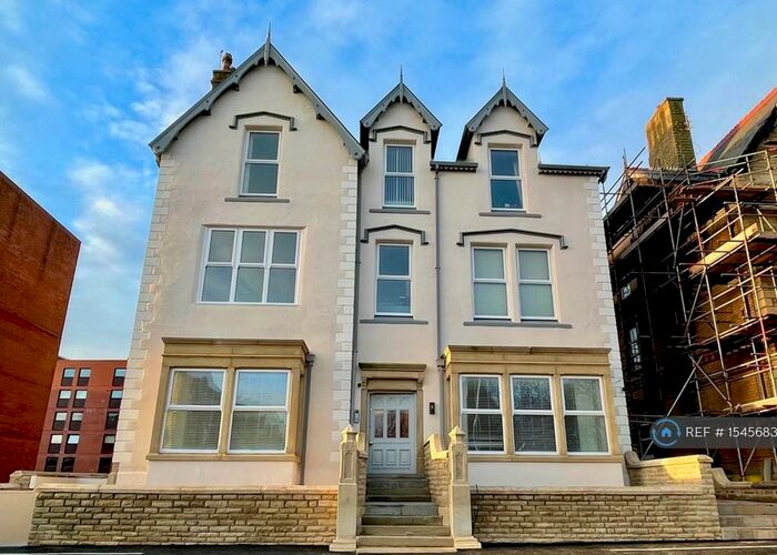 2 Bedroom Flat To Rent In Clifton Drive North, Lytham St. Annes, FY8