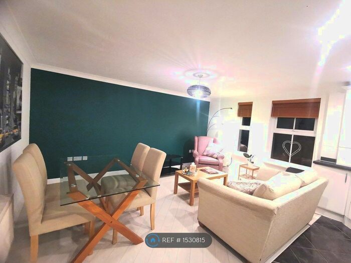 2 Bedroom Flat To Rent In Withington, Manchester, M20