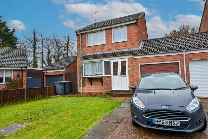 3 Bedroom Detached House To Rent In Holly Drive, Waterlooville, PO7