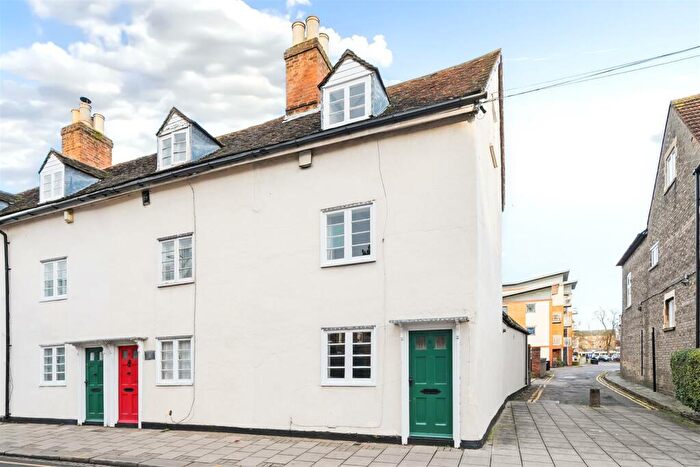 2 Bedroom End Of Terrace House For Sale In Cardington Road, Bedford, MK42