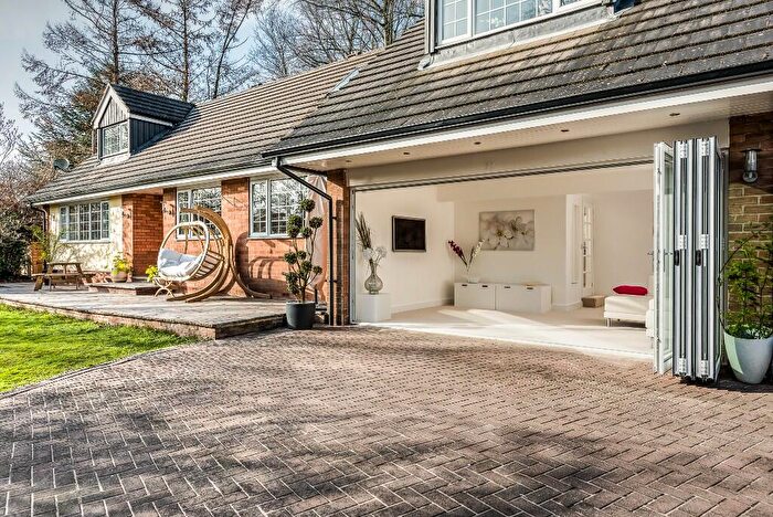 4 Bedroom Detached House To Rent In Farrer Lane, Leeds, West Yorkshire, LS26