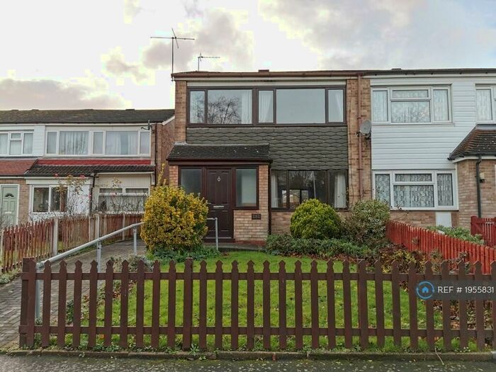 3 Bedroom End Of Terrace House To Rent In Farnborough Road, Birmingham, B35