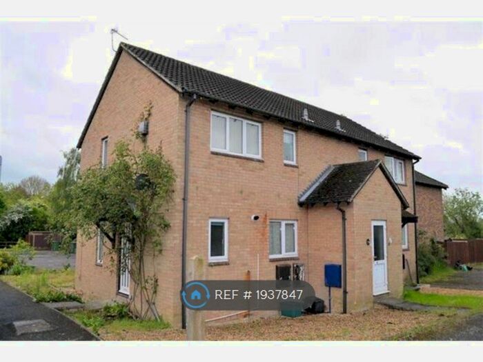 1 Bedroom Flat To Rent In Sweet Briar Drive, Calcot, Reading, RG31