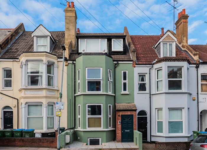 4 Bedroom Flat For Sale In Floyd Road, London, Greater London, SE7