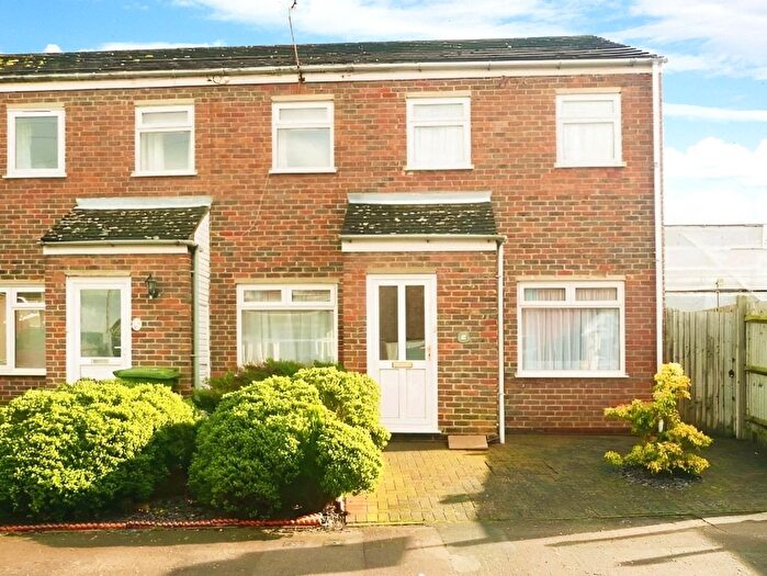 2 Bedroom End Of Terrace House To Rent In Mount Pleasant, Paddock Wood, Tonbridge, Kent, TN12