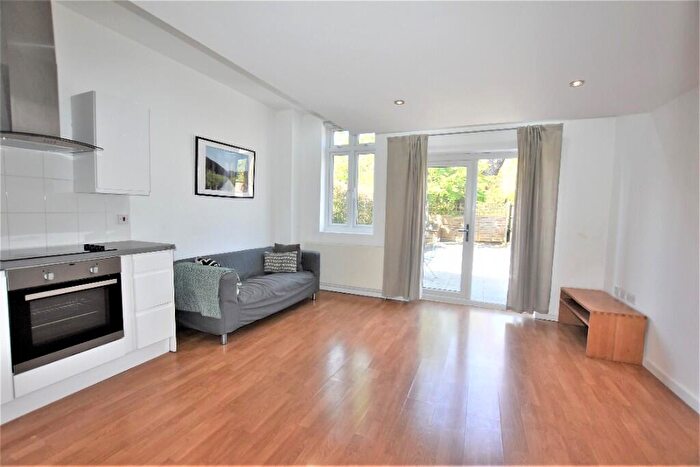 1 Bedroom Flat To Rent In St. Pauls Road, London, N1