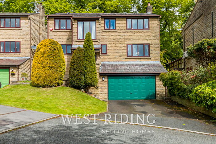 4 Bedroom Detached House For Sale In Oaklands Park, Grasscroft, Saddleworth, OL4