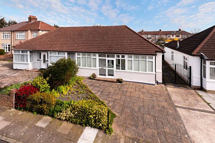 2 Bedroom Semi-Detached Bungalow For Sale In Marley Avenue, Bexleyheath, DA7