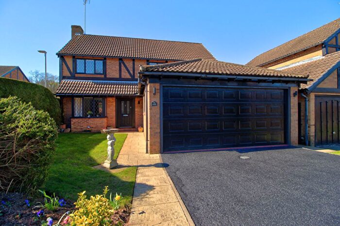 4 Bedroom Detached House For Sale In Sheridan Way, Wokingham, RG41