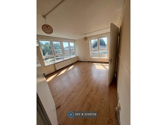 2 Bedroom Flat To Rent In Gibralter House, Great Warley, Brentwood, CM13