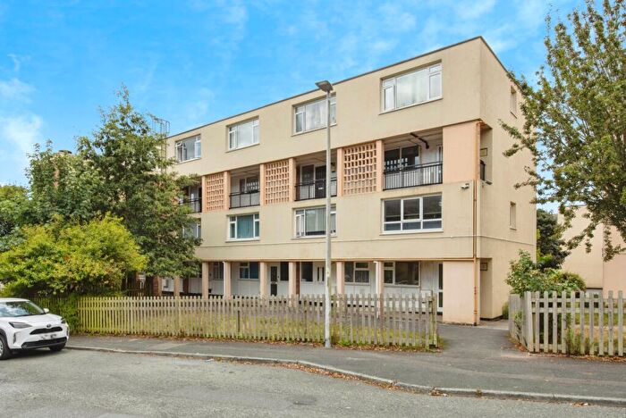 3 Bedroom Maisonette For Sale In Dieppe Close, Plymouth, Devon, PL1