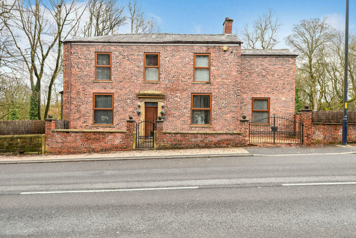 4 Bedroom House To Rent In Oldham Road, Ashton-under-Lyne, OL7