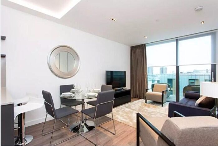 3 Bedroom Apartment To Rent In Satin House, Piazza Walk, London, E1
