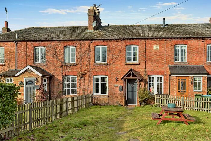 3 Bedroom Terraced House For Sale In Vicarage Road, Whaddon, Milton Keynes, MK17