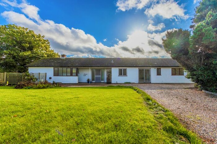 3 Bedroom Detached Bungalow For Sale In Batemans Lane, Reymerston, Norwich, NR9