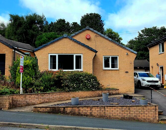 3 Bedroom Bungalow To Rent In Mayster Grove, Brighouse, HD6