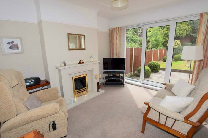 3 Bedroom Semi-Detached House For Sale In Kingswood Boulevard, Bebington, CH63