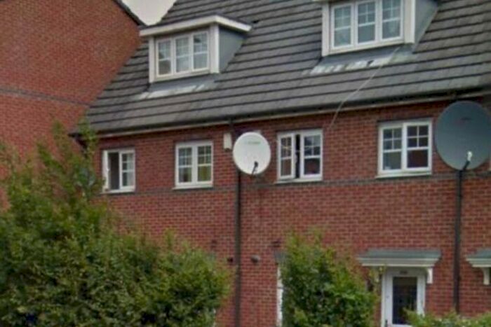 3 Bedroom Town House To Rent In Elizabeth Street, Cheetham Hill, Manchester, M8