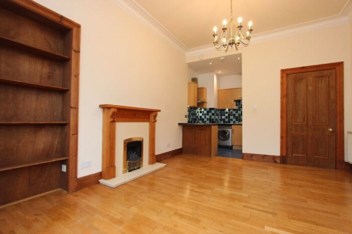 2 Bedroom Flat To Rent In Trefoil Avenue, Shawlands, Glasgow, G41