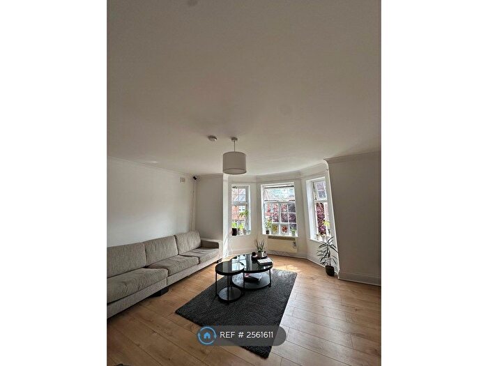 1 Bedroom Flat To Rent In Welbeck Court, Southampton, SO17