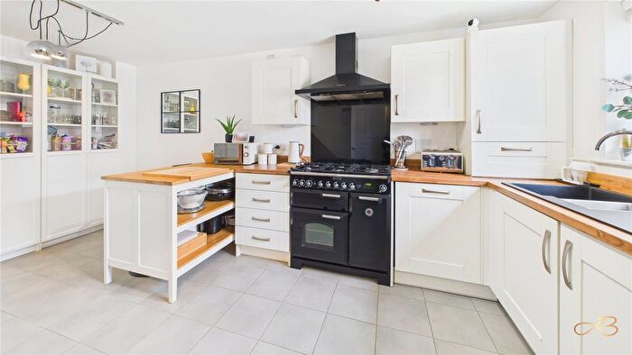 3 Bedroom Semi-Detached House For Sale In Goosepool Drive, Eaglescliffe, TS16