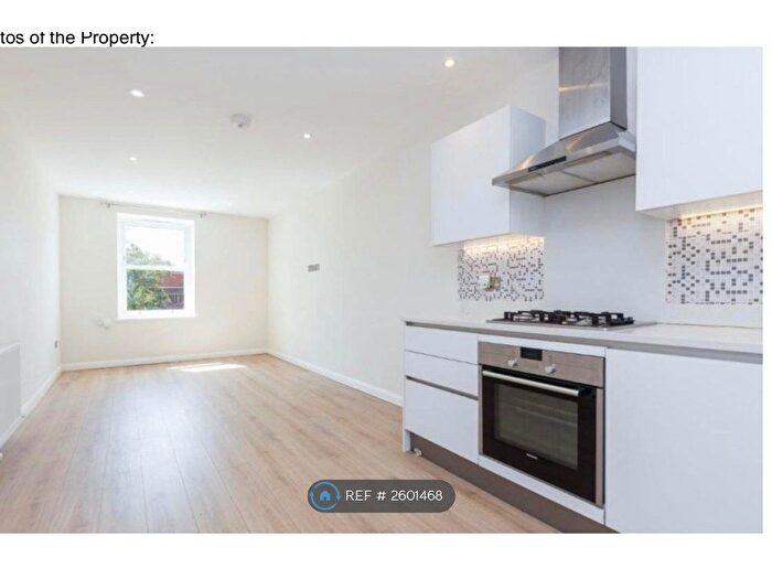 2 Bedroom Flat To Rent In Peckham, London, SE15