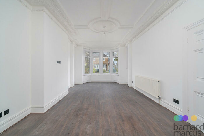 4 Bedroom House To Rent In Eton Avenue, London, N12